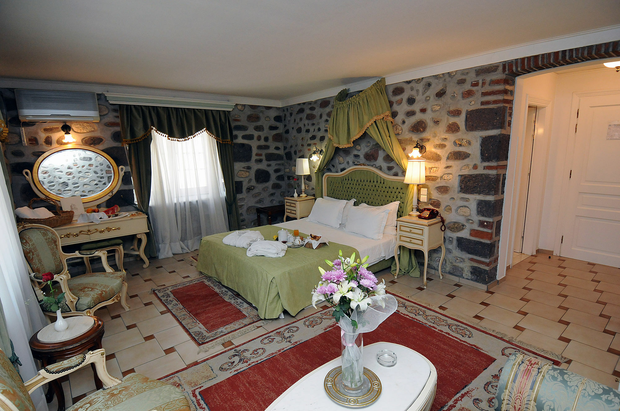 Pyrgos Of Mytilene Hotel Екстериор снимка