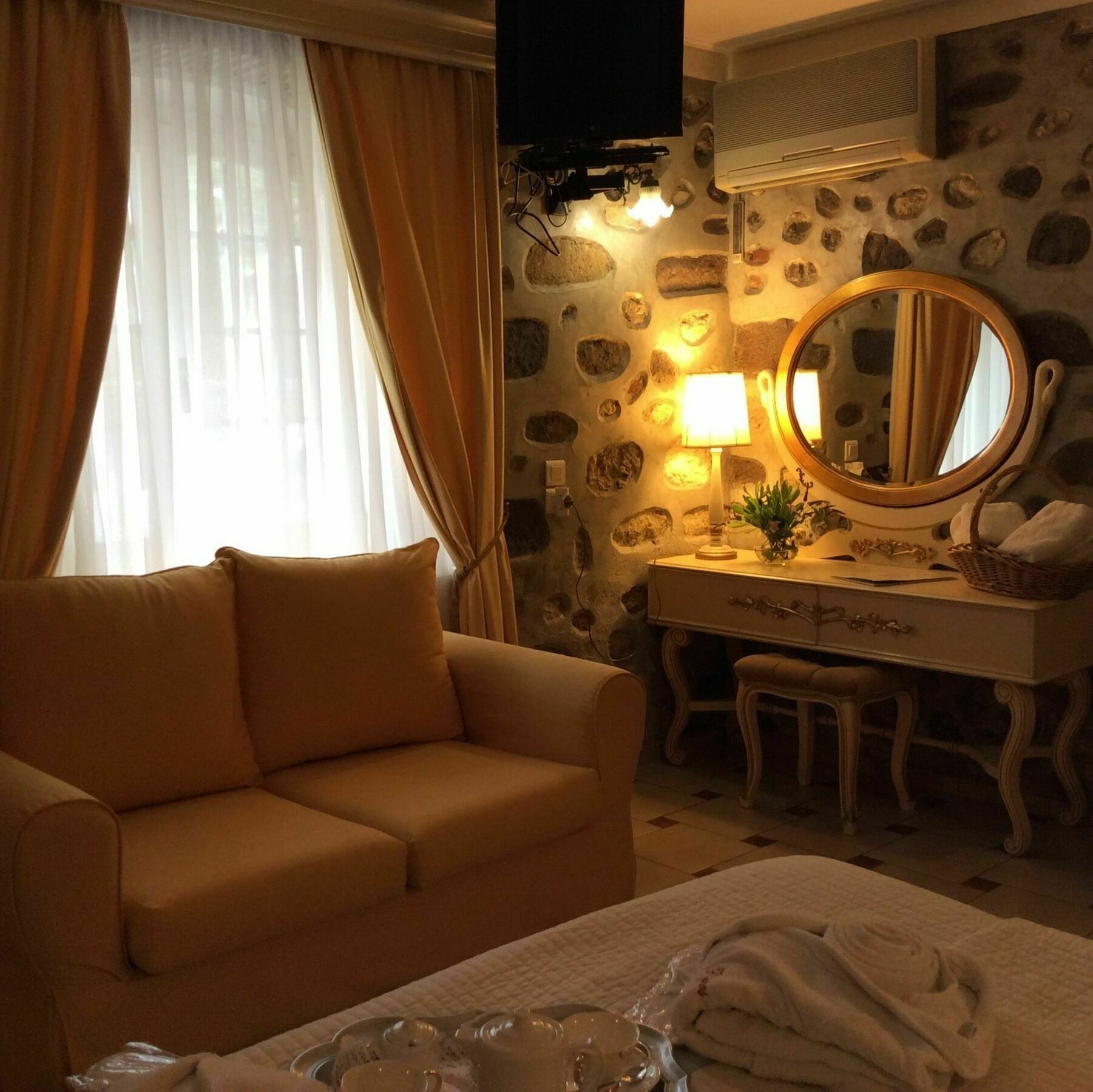 Pyrgos Of Mytilene Hotel Екстериор снимка